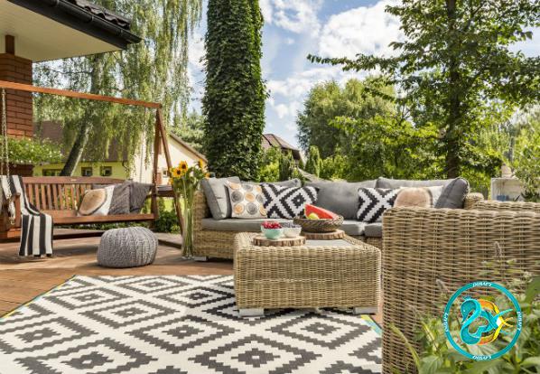 Square Outdoor Rug for 4 Person Usages 